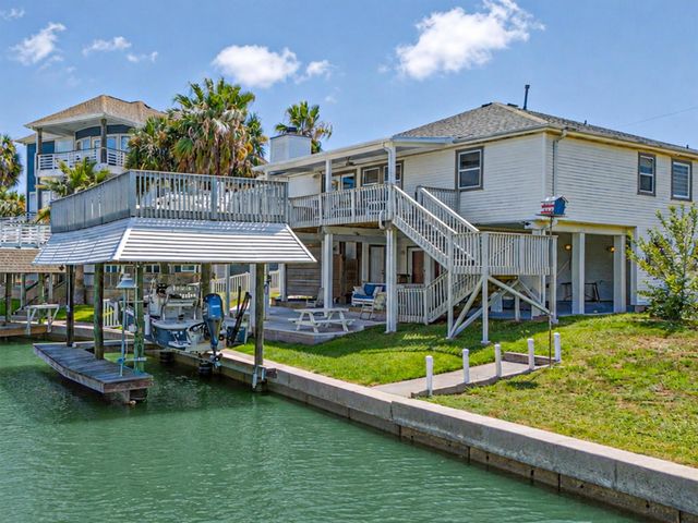 12808 Camino Famoso Road, Galveston, TX 77554