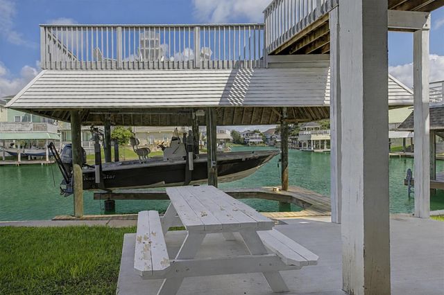 12808 Camino Famoso Road, Galveston, TX 77554