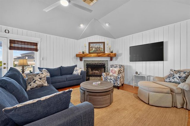 12808 Camino Famoso Road, Galveston, TX 77554