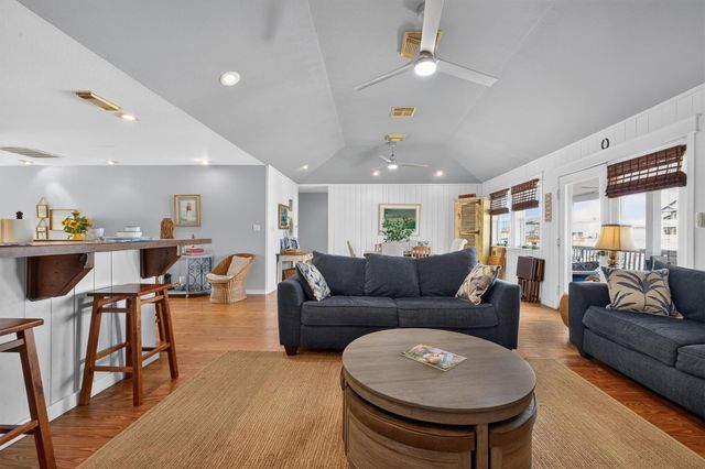 12808 Camino Famoso Road, Galveston, TX 77554
