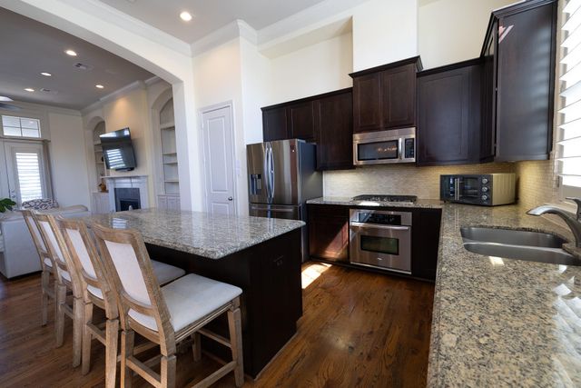 10929 Upland Park, Houston, TX 77043