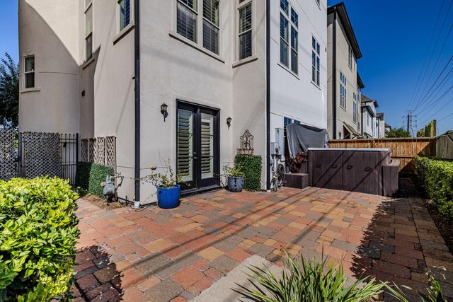10929 Upland Park, Houston, TX 77043