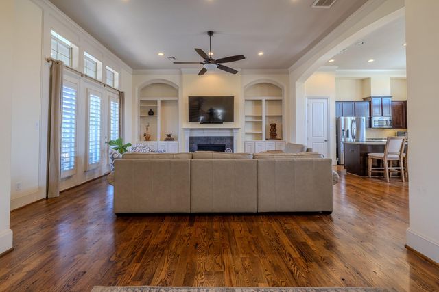 10929 Upland Park, Houston, TX 77043