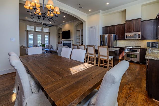 10929 Upland Park, Houston, TX 77043
