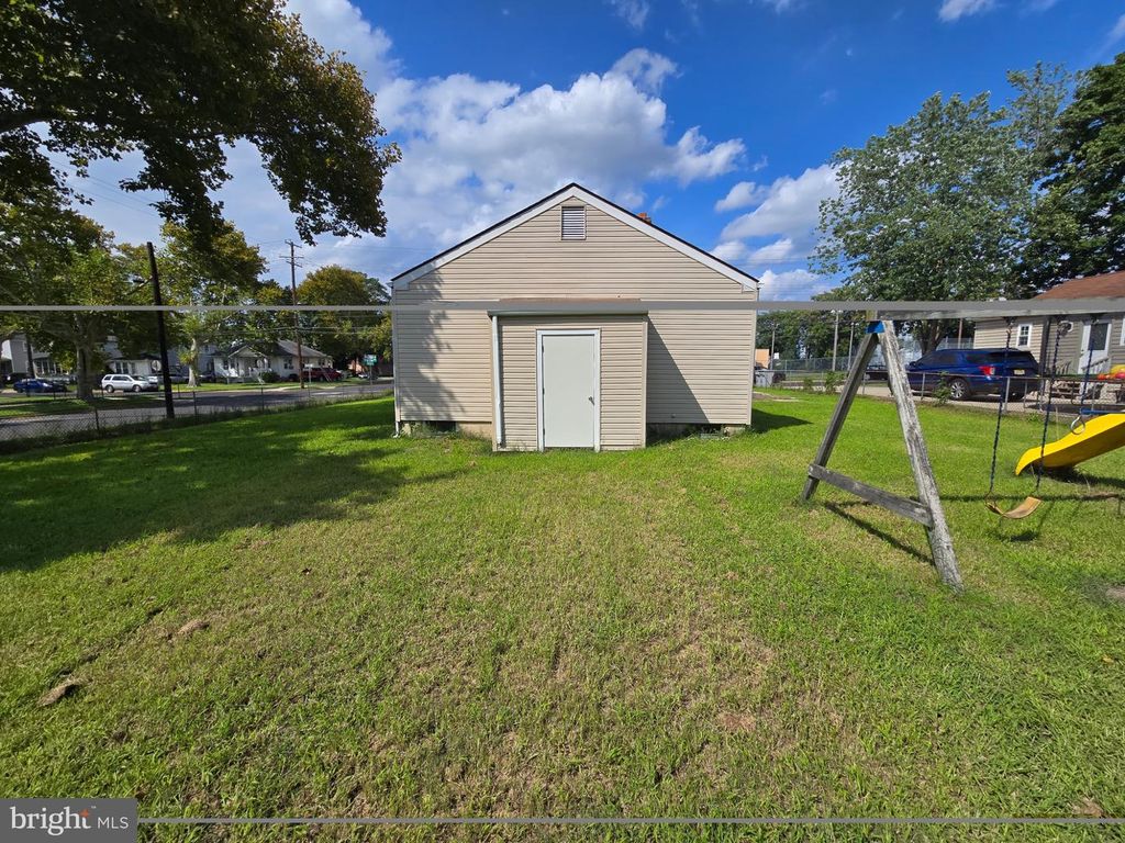 301 W PLUM ST, VINELAND, NJ 08360 — photo 3