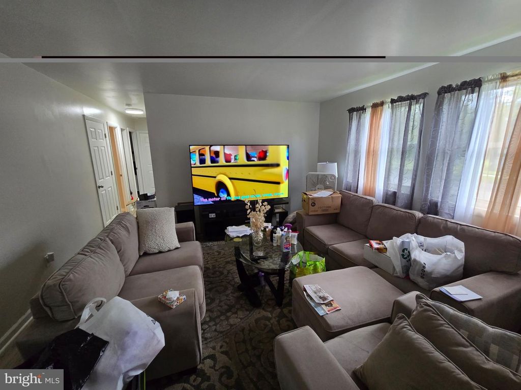 301 W PLUM ST, VINELAND, NJ 08360 — photo 4