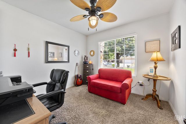5906 Pine Trail Drive, Bakersfield, CA 93313