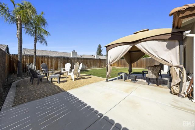 5906 Pine Trail Drive, Bakersfield, CA 93313