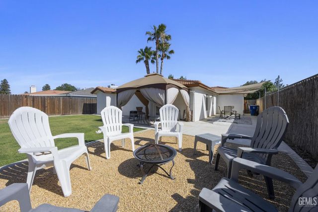 5906 Pine Trail Drive, Bakersfield, CA 93313