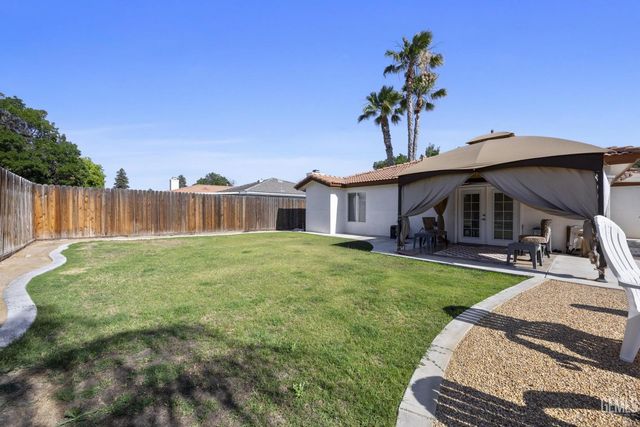 5906 Pine Trail Drive, Bakersfield, CA 93313