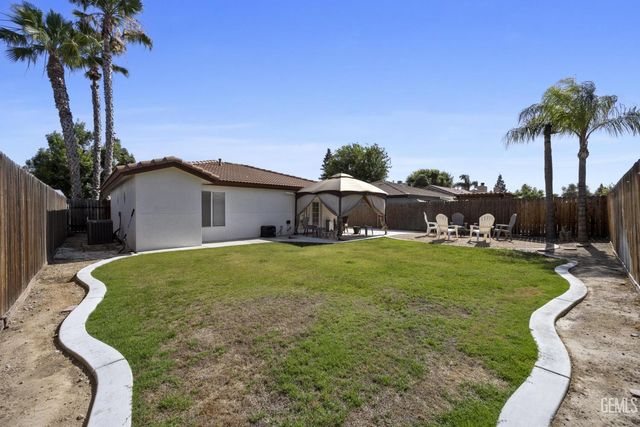 5906 Pine Trail Drive, Bakersfield, CA 93313