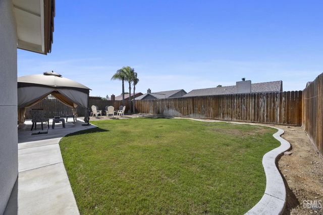 5906 Pine Trail Drive, Bakersfield, CA 93313