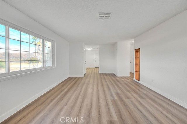 22133 Thunderbird, Apple Valley, CA 92307