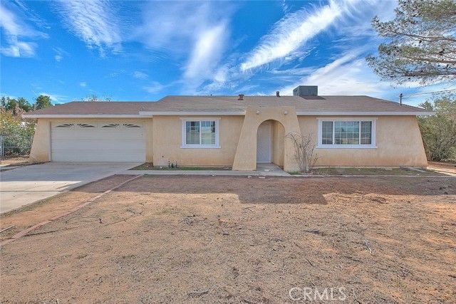 22133 Thunderbird, Apple Valley, CA 92307