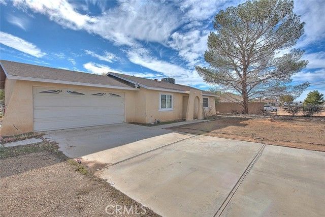 22133 Thunderbird, Apple Valley, CA 92307