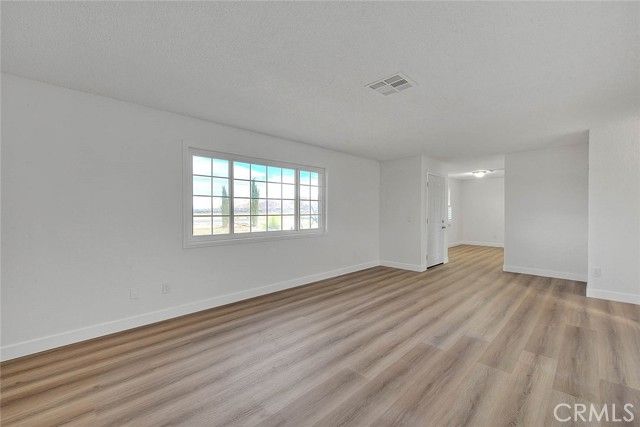 22133 Thunderbird, Apple Valley, CA 92307