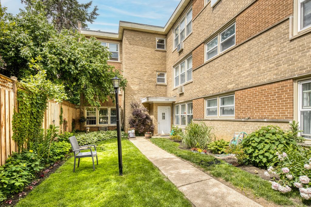 1536 W Pratt Boulevard 3D, Chicago, IL 60626 — photo 2