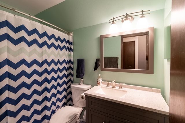 873 Shady Lane, Aurora, IL 60506