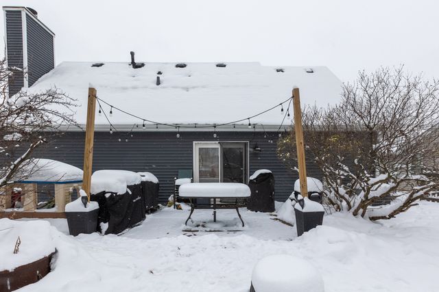 873 Shady Lane, Aurora, IL 60506