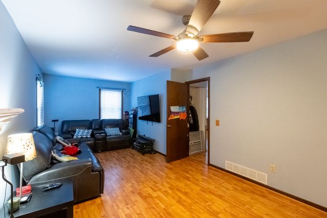 873 Shady Lane, Aurora, IL 60506