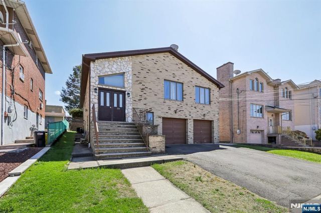 318 3rd Street, Palisades Park, NJ 07650
