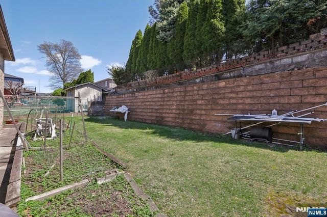 318 3rd Street, Palisades Park, NJ 07650
