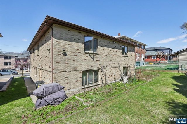 318 3rd Street, Palisades Park, NJ 07650