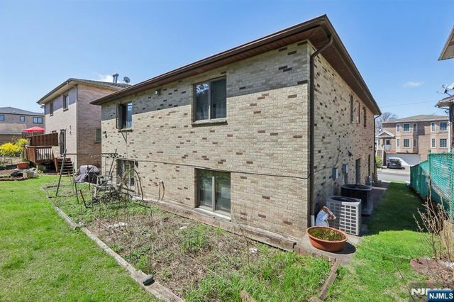 318 3rd Street, Palisades Park, NJ 07650