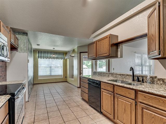 1500 NE 10th Street, Moore, OK 73160