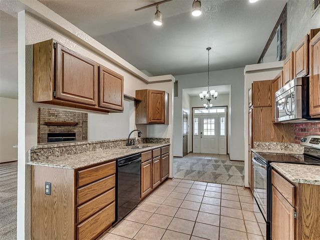 1500 NE 10th Street, Moore, OK 73160