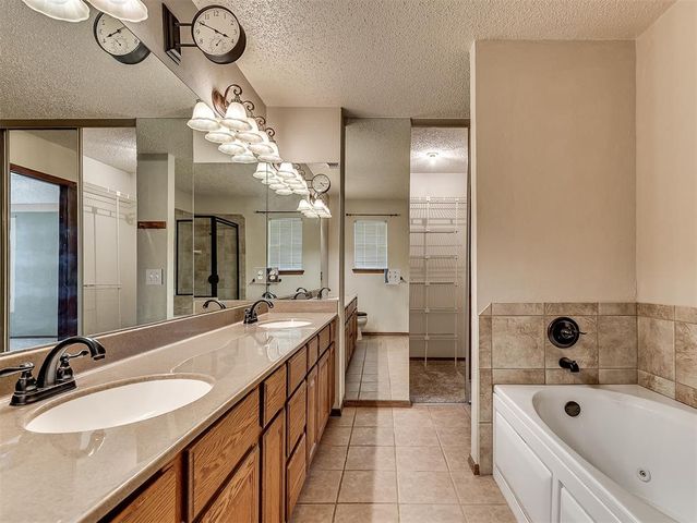 1500 NE 10th Street, Moore, OK 73160