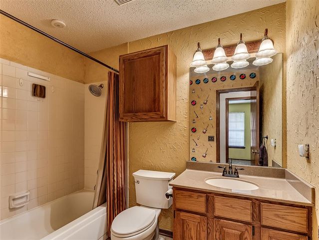 1500 NE 10th Street, Moore, OK 73160