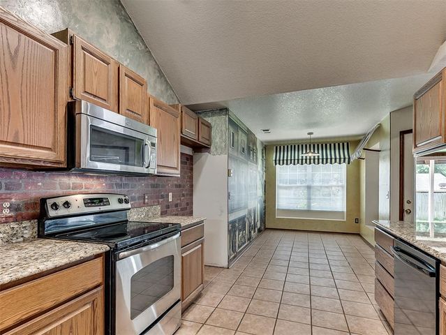 1500 NE 10th Street, Moore, OK 73160