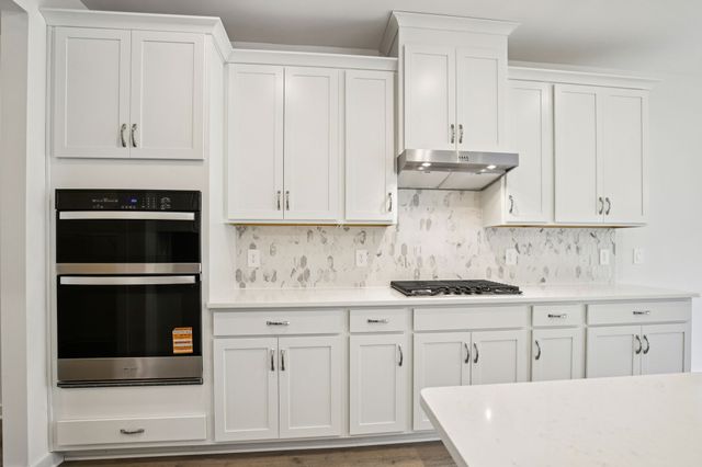 112 Vanguard Drive, La Vergne, TN 37086