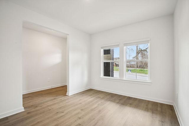 112 Vanguard Drive, La Vergne, TN 37086