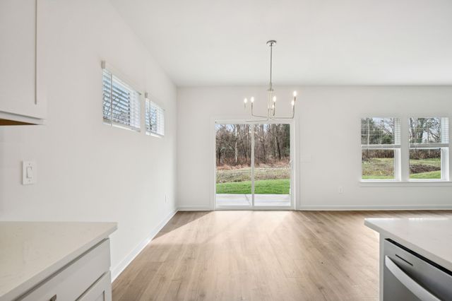 112 Vanguard Drive, La Vergne, TN 37086