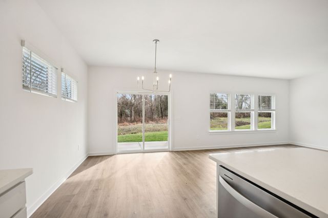 112 Vanguard Drive, La Vergne, TN 37086