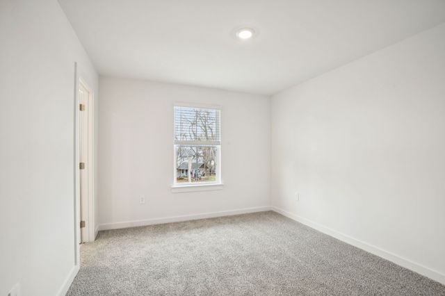 112 Vanguard Drive, La Vergne, TN 37086