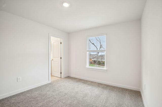 112 Vanguard Drive, La Vergne, TN 37086