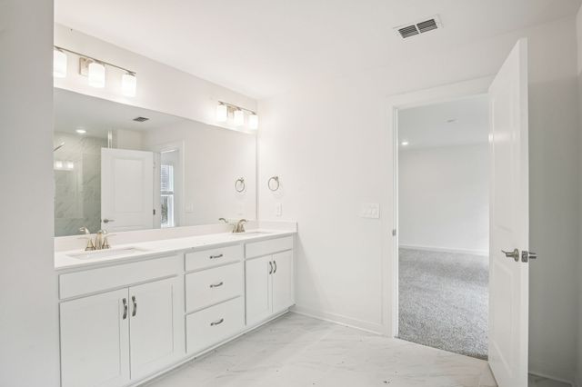 112 Vanguard Drive, La Vergne, TN 37086