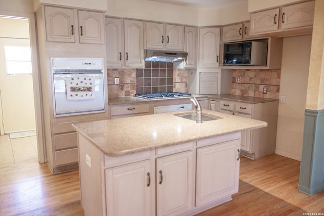 3190 Pittman Rd, St.hedwig, TX 78152