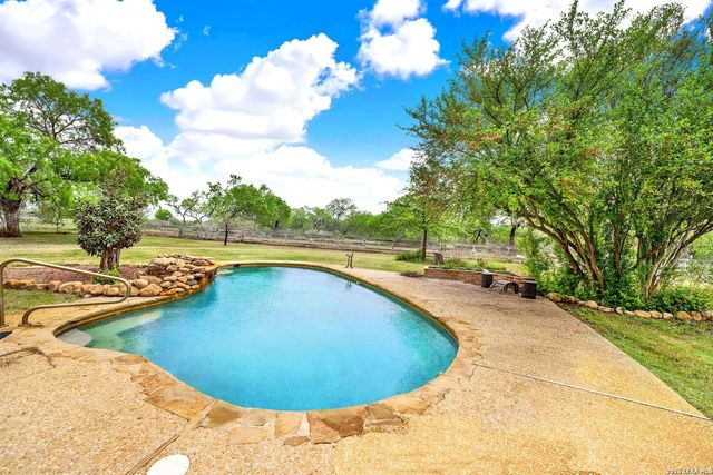 3190 Pittman Rd, St.hedwig, TX 78152