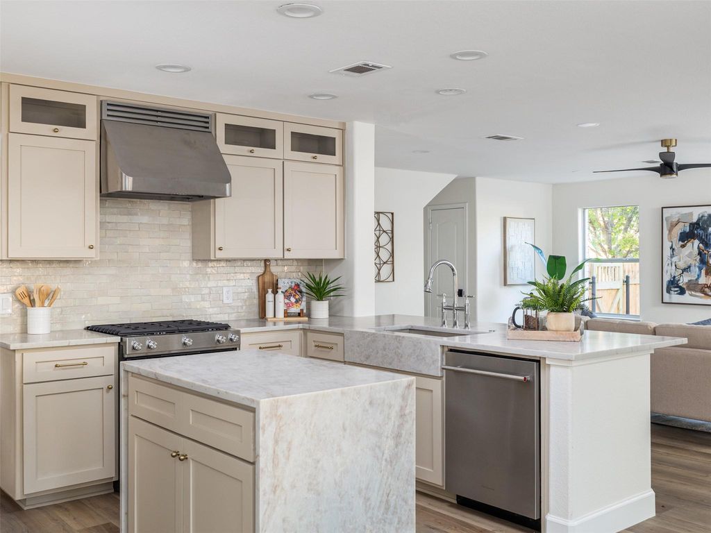 2419 Willow WAY, Round Rock, TX 78664