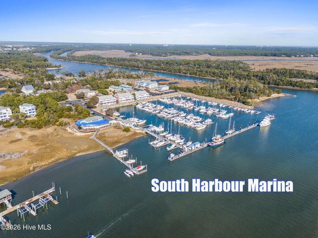 5086 Glen Cove Drive SE, Southport, NC 28461