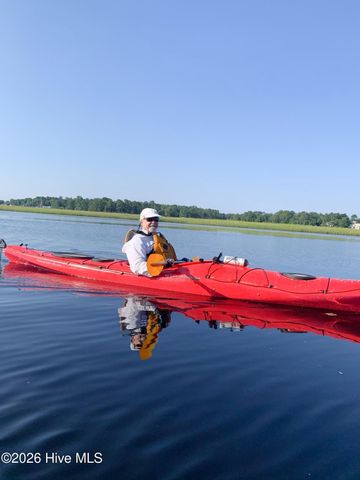 5086 Glen Cove Drive SE, Southport, NC 28461