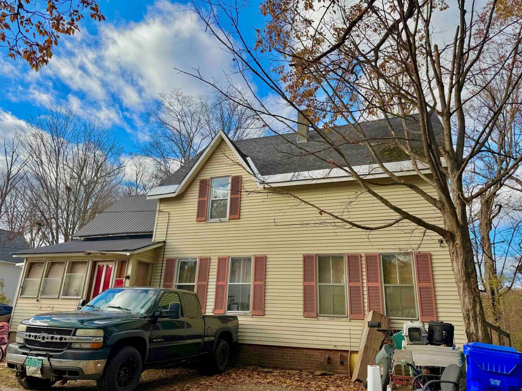 6-8 Crescent Street, Springfield, VT 05156
