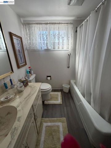 14621 Pansy St, San Leandro, CA 94578