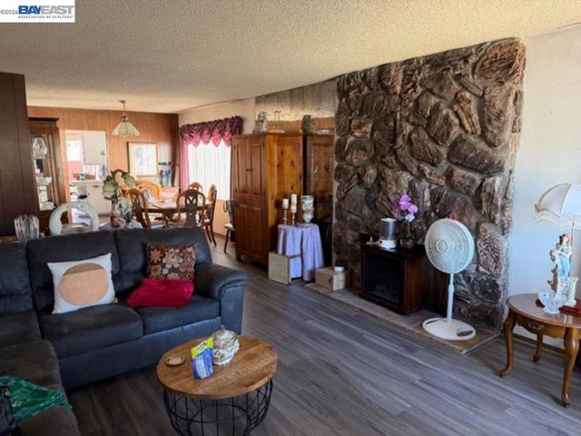 14621 Pansy St, San Leandro, CA 94578