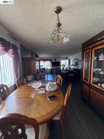 14621 Pansy St, San Leandro, CA 94578