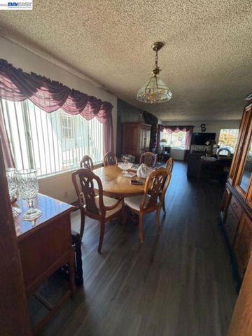 14621 Pansy St, San Leandro, CA 94578